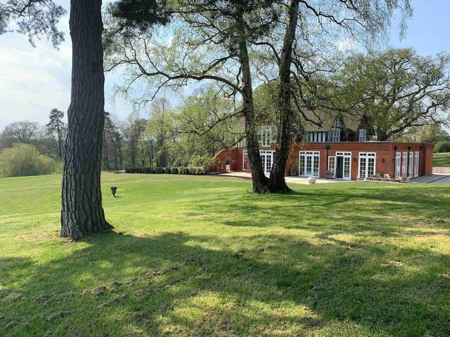 The Carriage House Salisbury Exterior foto
