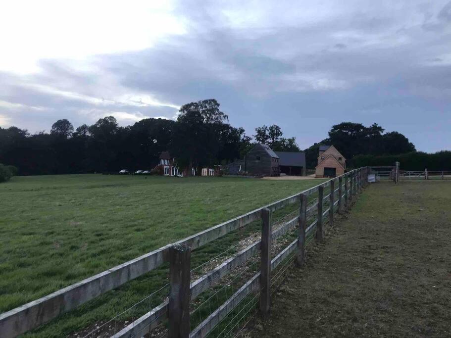 The Carriage House Salisbury Exterior foto